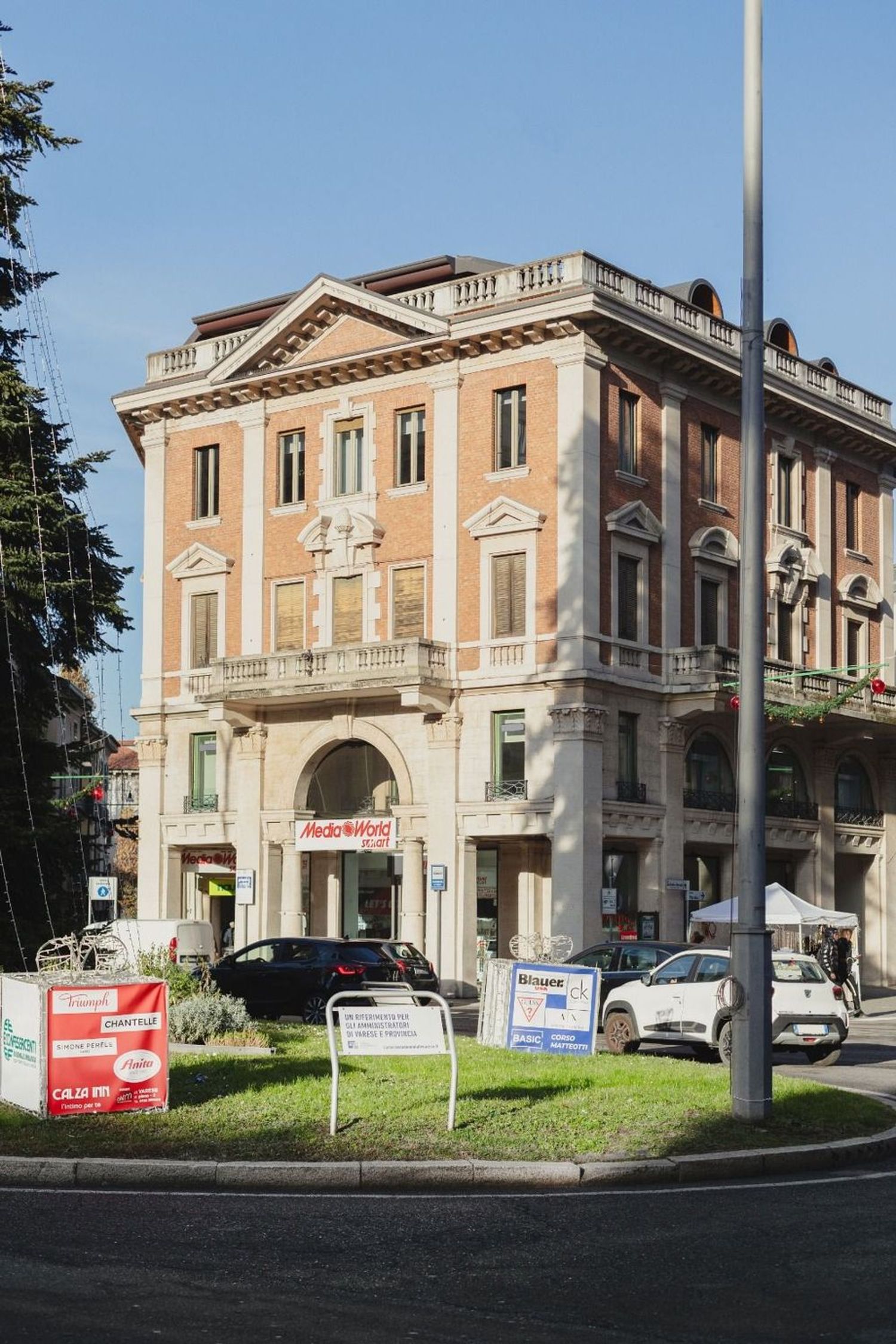 Ufficio in vendita in Giacomo Leopardi 1, Varese