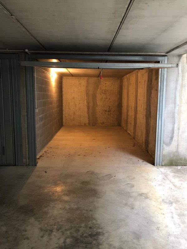 Garage o posto auto In Vendita