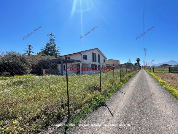 Casa/Villetta bifamiliare In Vendita